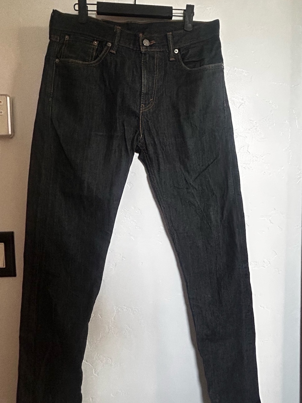 Levi's Men's Black Slim Straight Jeans